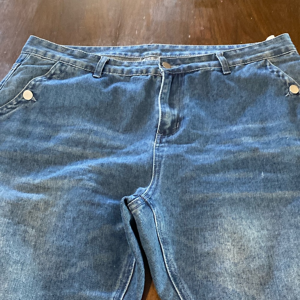 Woman’s Composition Jeans